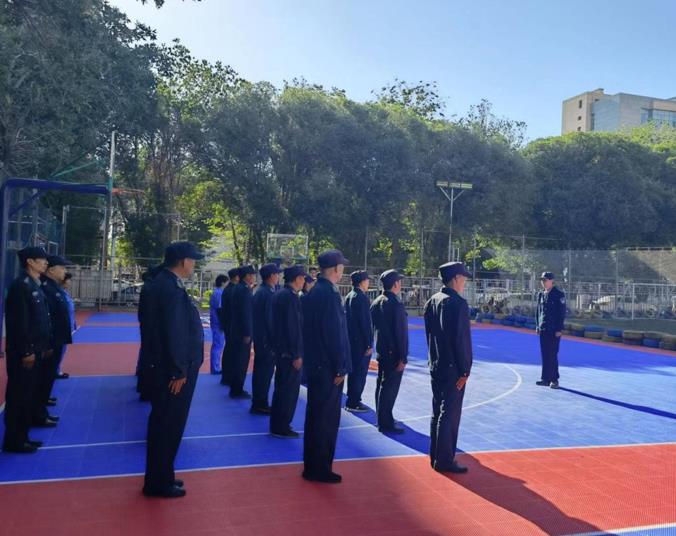 曦城物業組織員工進行軍訓