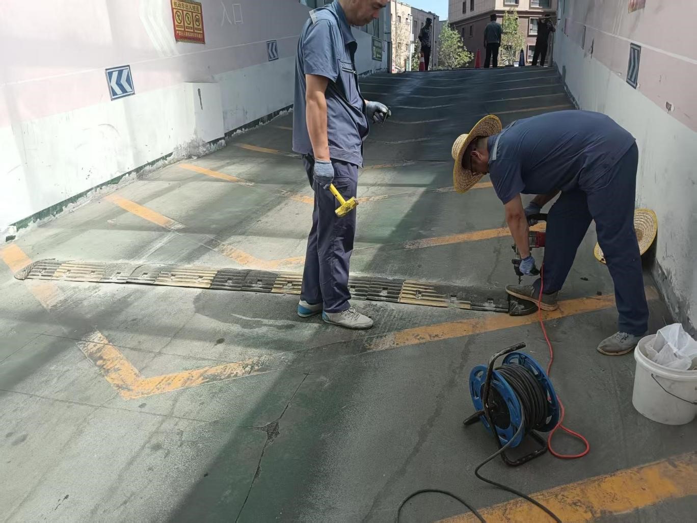 恒盛物業“減速”出招 守護地庫安全路 恒盛物業“減速”出招 守護地庫安全路