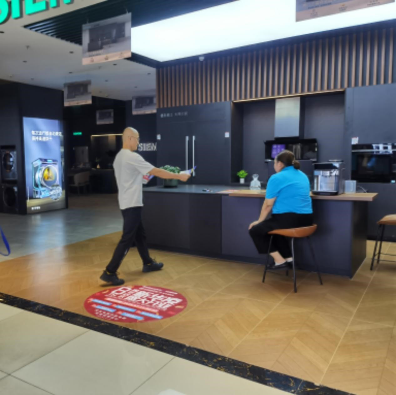 烈日鑄匠心  恒盛商業七月攻堅