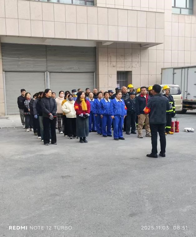 以練筑防 安全同行!昌吉銀杏廣場開展2025下半年聯合消防演練 以練筑防 安全同行!昌吉銀杏廣場開展2025下半年聯合消防演練