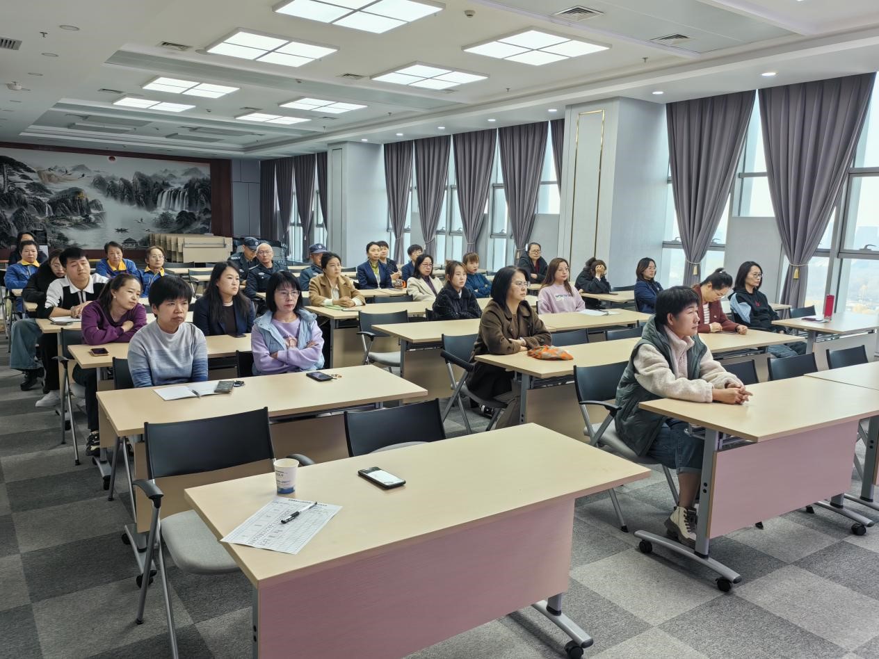 筑牢根基 賦能成長 筑牢根基 賦能成長