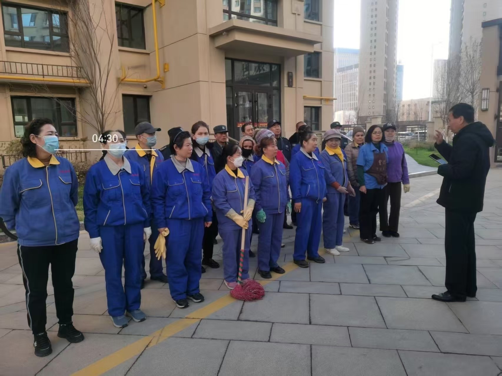 凝心聚力煥新顏!物業公司開展國宸地庫全域清掃工作 凝心聚力煥新顏!物業公司開展國宸地庫全域清掃工作